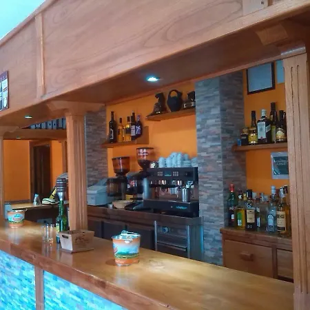 Отель Rural La Pista Vega de Rengos